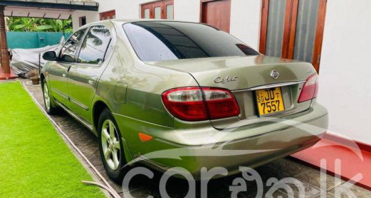 NISSAN CEFIRO 2001