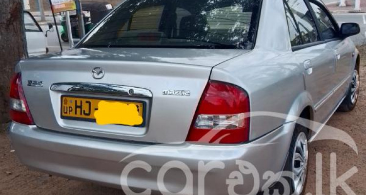 MAZDA FAMILIA 323 2000