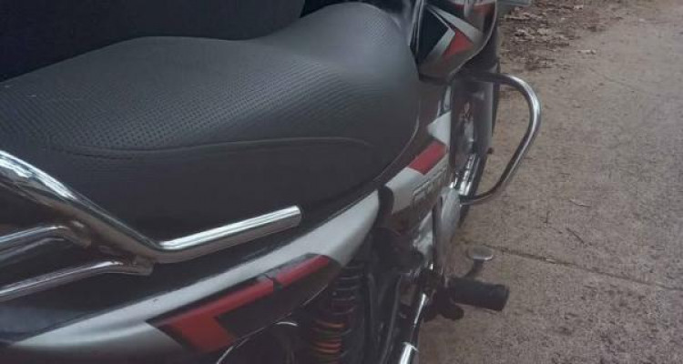 BAJAJ CT100 2013