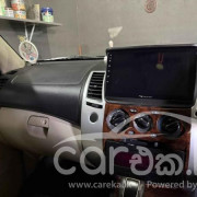 MITSUBISHI MONTERO 2012