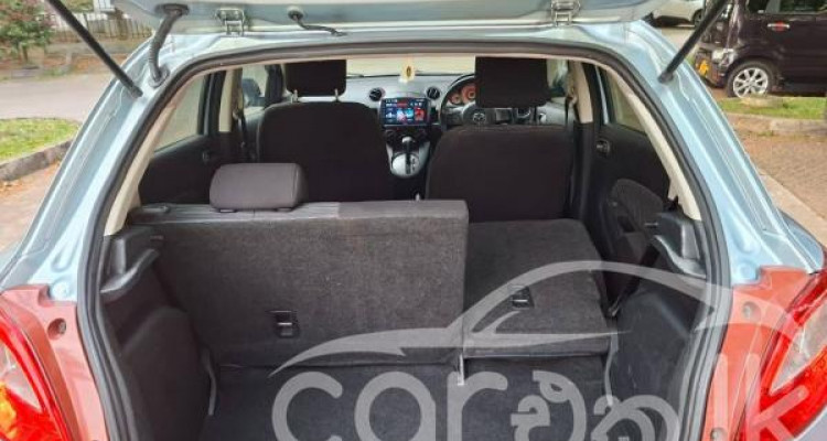MAZDA DEMIO 2010
