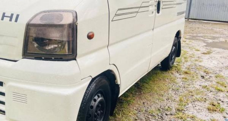 MITSUBISHI MINICAB 2000