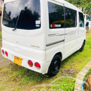 MITSUBISHI MINICAB 2000