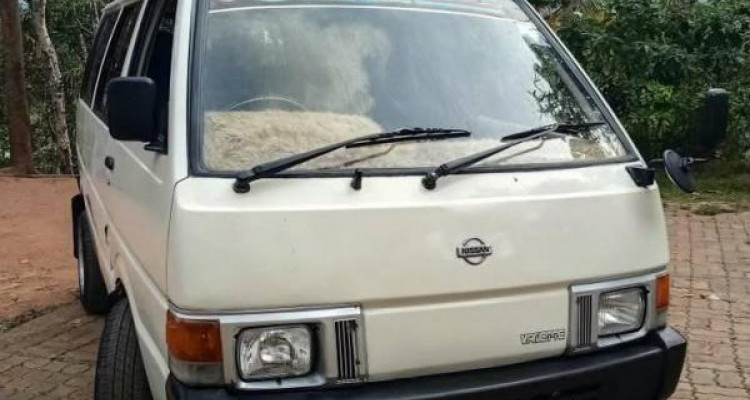 NISSAN VANETTE 1987