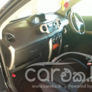 TOYOTA IST 2004