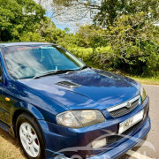 MAZDA FAMILIA 323 2000