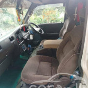 NISSAN CARAVAN 1995
