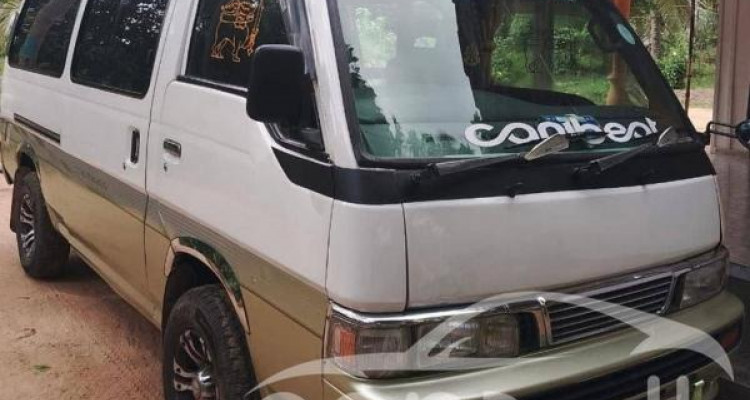 NISSAN CARAVAN 1995