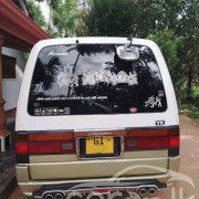 NISSAN CARAVAN 1995