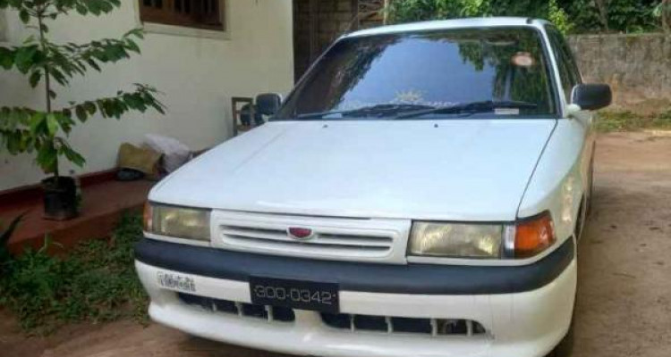 MAZDA FAMILIA 1996