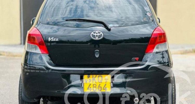 TOYOTA VITZ 2008