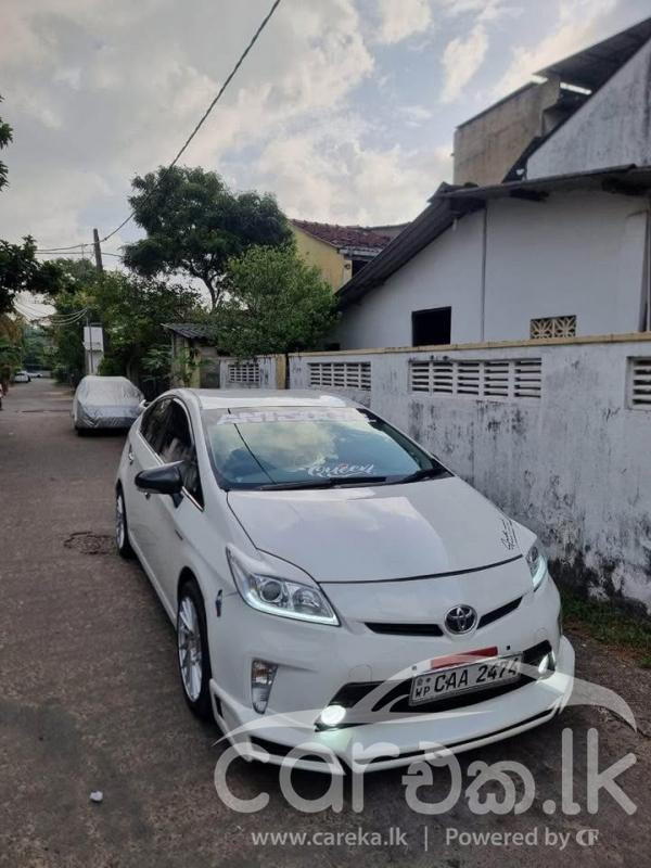 TOYOTA PRIUS 2012