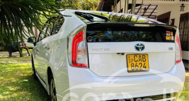TOYOTA PRIUS 2014