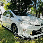 TOYOTA PRIUS 2014