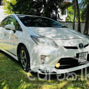 TOYOTA PRIUS 2014