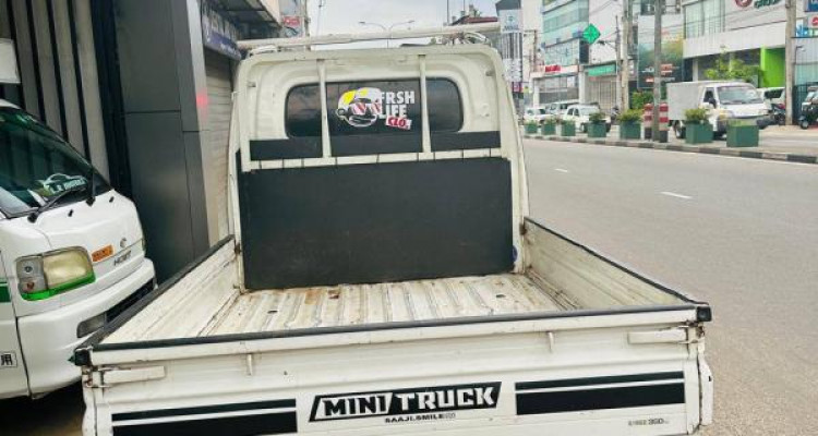 MITSUBISHI MINI TRUCK 2005