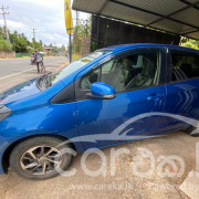 TOYOTA VITZ 2017