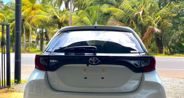 TOYOTA YARIS 2024