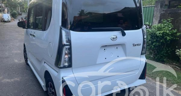 DAIHATSU TANTO 2023