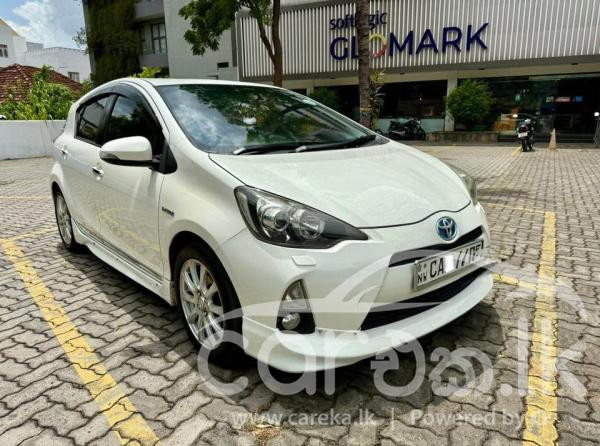 TOYOTA AQUA 2013