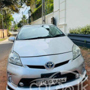 TOYOTA PRIUS 2014