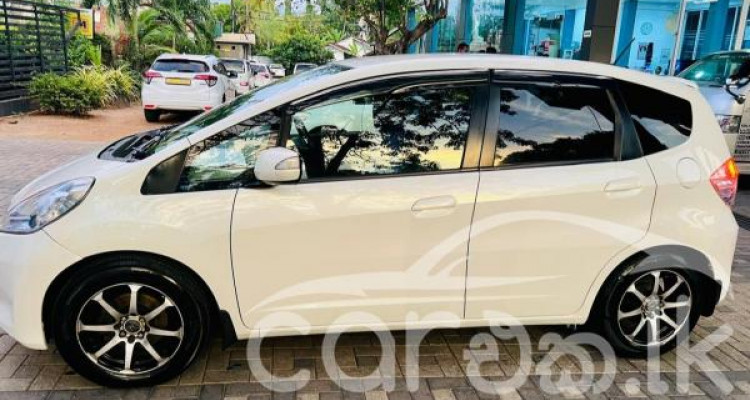 HONDA FIT GP1 2011
