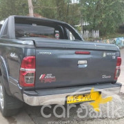 TOYOTA HILUX VIGO 2011