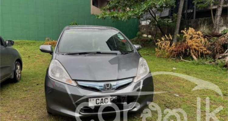 HONDA FIT GP1 2013