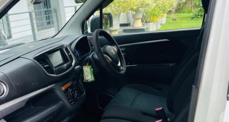 SUZUKI WAGON R STINGRAY 2015