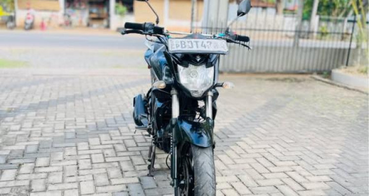 YAMAHA FZ 2015