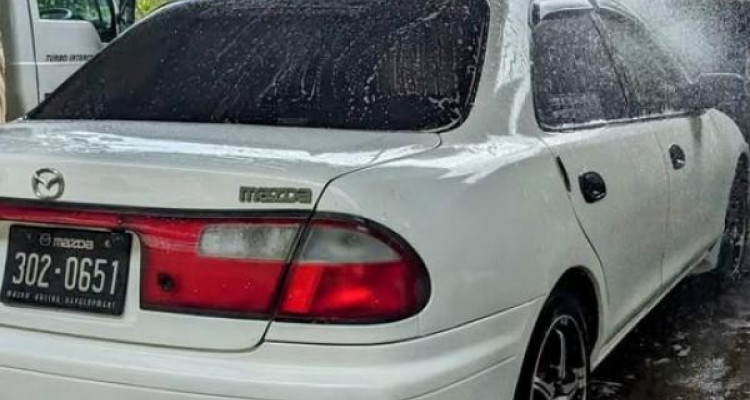 MAZDA FAMILIA 1997