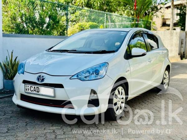 TOYOTA AQUA 2012