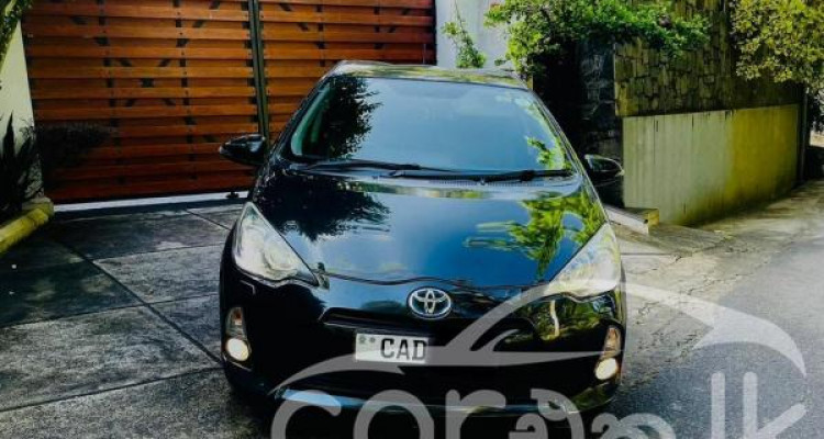 TOYOTA AQUA 2013