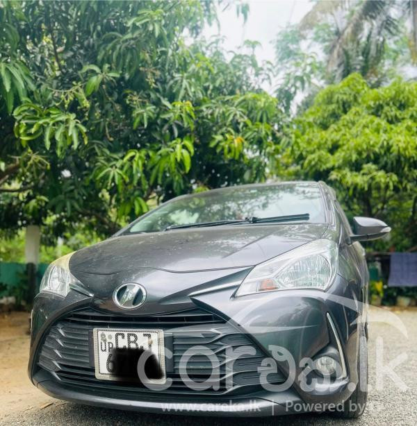 TOYOTA VITZ 2017