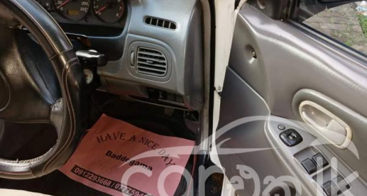 FORD LASER 2000