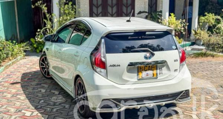 TOYOTA AQUA 2014