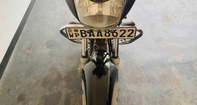 BAJAJ CT100 2012