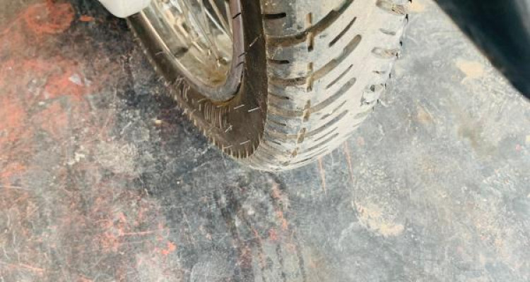 BAJAJ CT100 2012