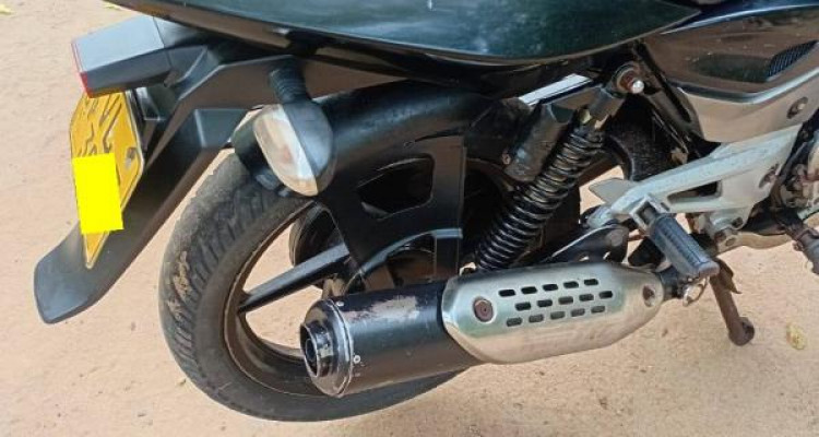 BAJAJ PULSAR 150 2011