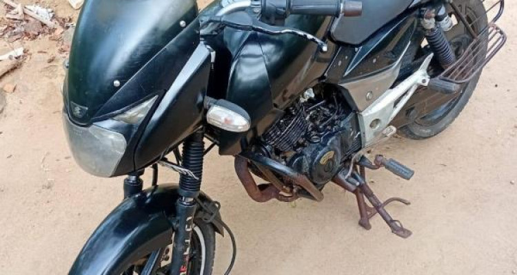 BAJAJ PULSAR 150 2011