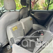 TOYOTA VITZ 2003