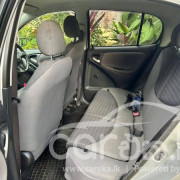 TOYOTA VITZ 2003