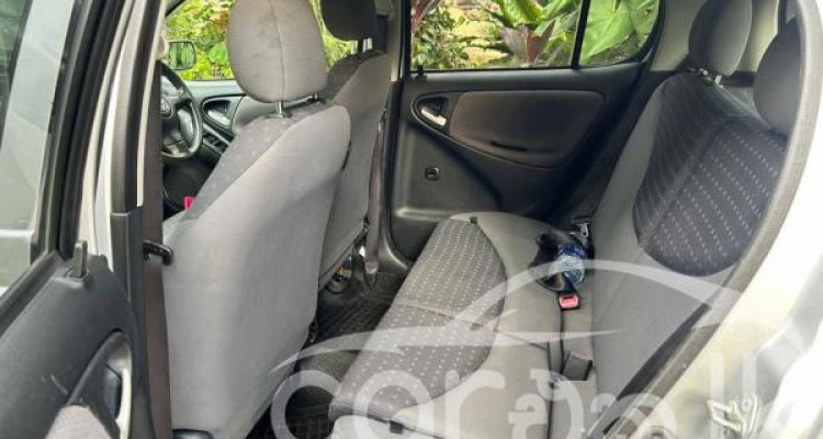 TOYOTA VITZ 2003