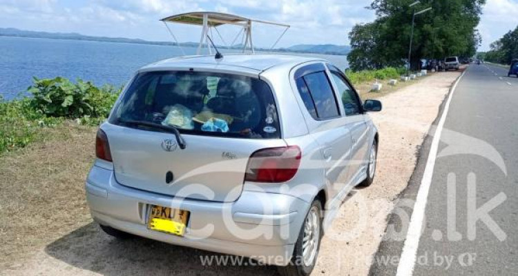 TOYOTA VITZ 2003