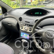 TOYOTA VITZ 2003