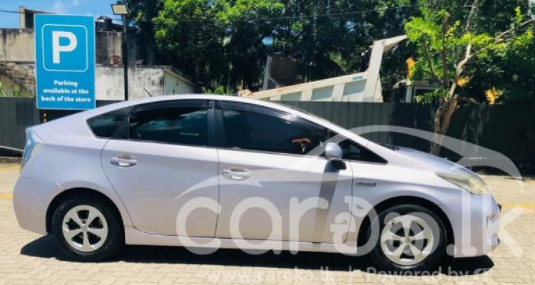 TOYOTA PRIUS 2012