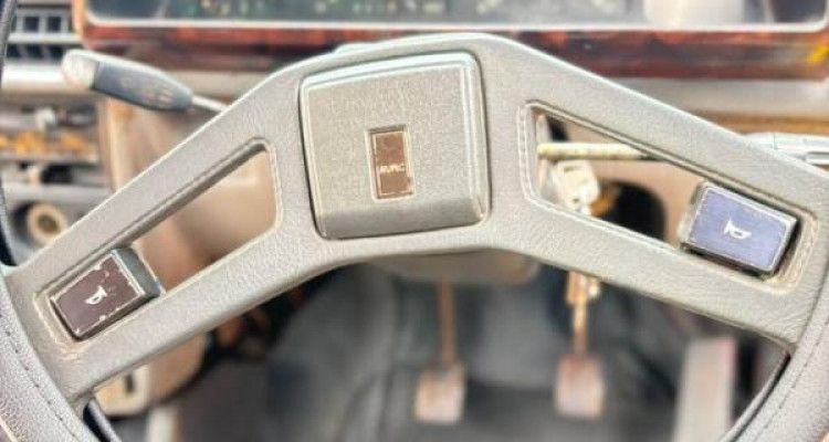 MITSUBISHI LANCER BOX 1982