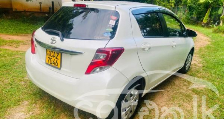TOYOTA VITZ 2016