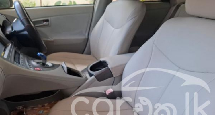 TOYOTA PRIUS 2012