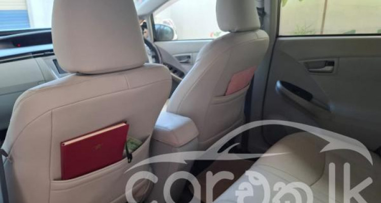 TOYOTA PRIUS 2012